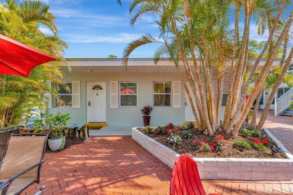 Sea Gem One Bed One Bath Charmer Steps To Beach Bradenton Beach Exterior photo