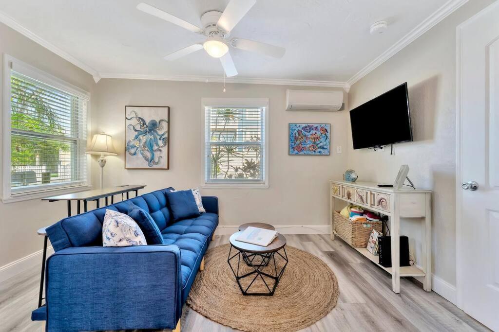 Sea Gem One Bed One Bath Charmer Steps To Beach Bradenton Beach Exterior photo