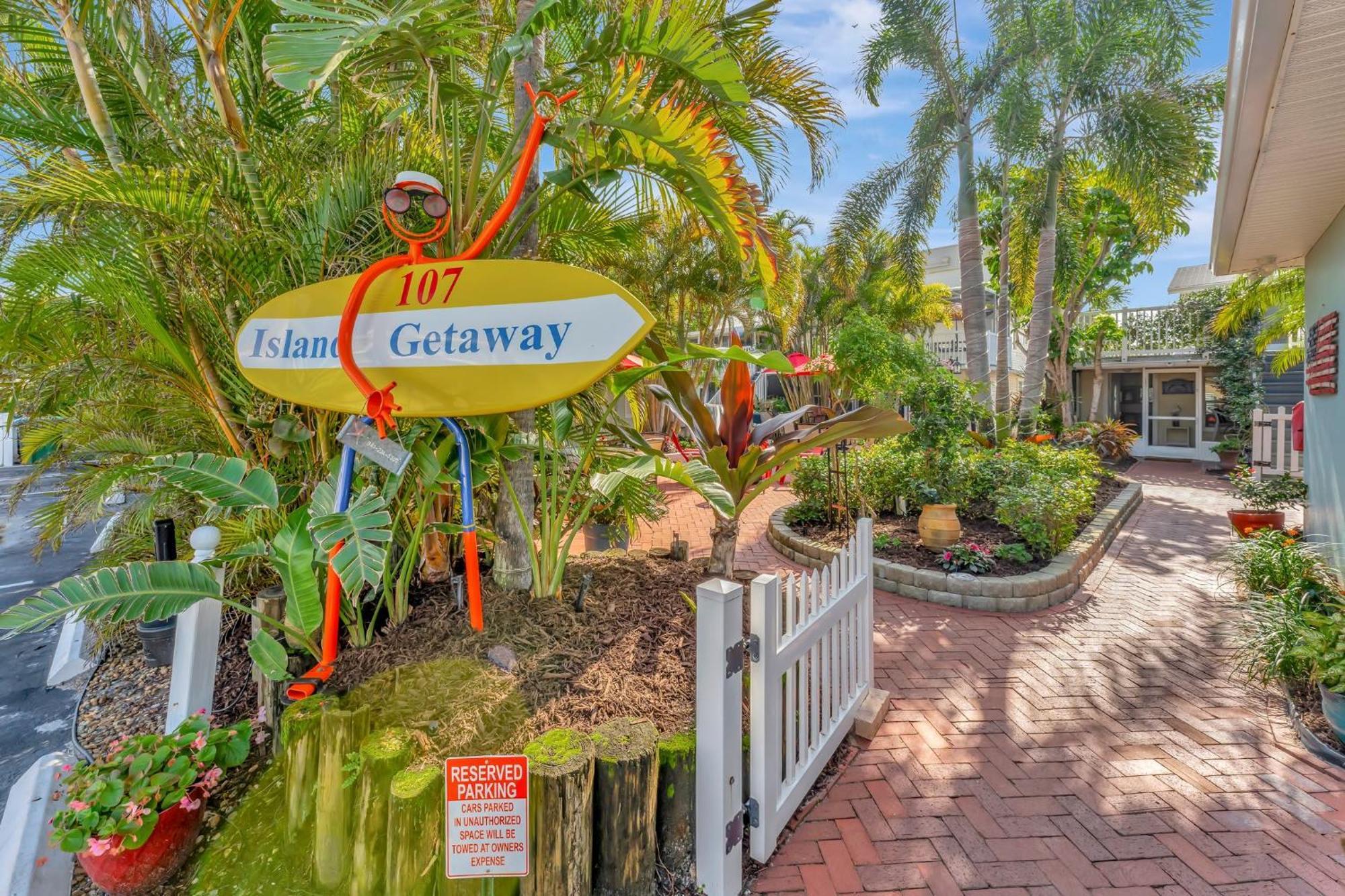 Sea Gem One Bed One Bath Charmer Steps To Beach Bradenton Beach Exterior photo