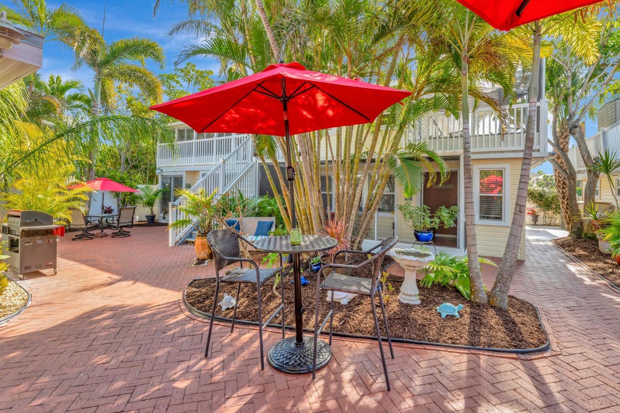 Sea Gem One Bed One Bath Charmer Steps To Beach Bradenton Beach Exterior photo